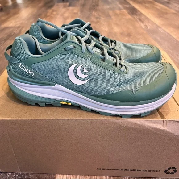 Women’s Topo Traverse Hiking Shoes Like New - Picture 3 of 6